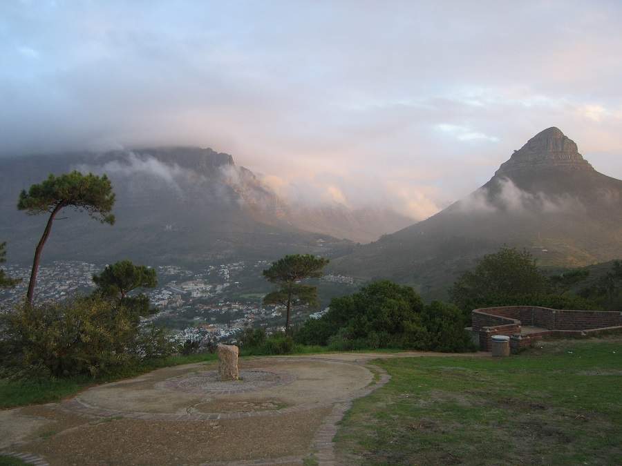 Signal Hill mit Blick auf Lions Head und Tafelberg