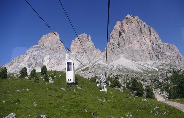 Seilbahn vom Sella Joch auf die Langkofelscharte
