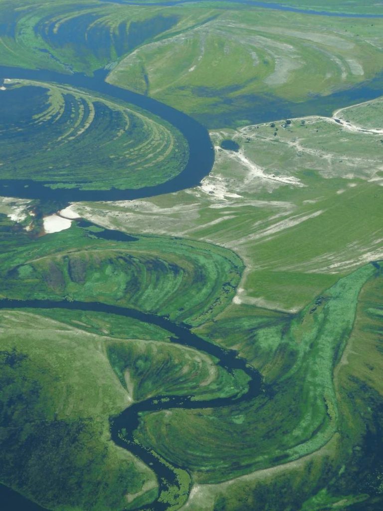 Flug über das Okavango Delta