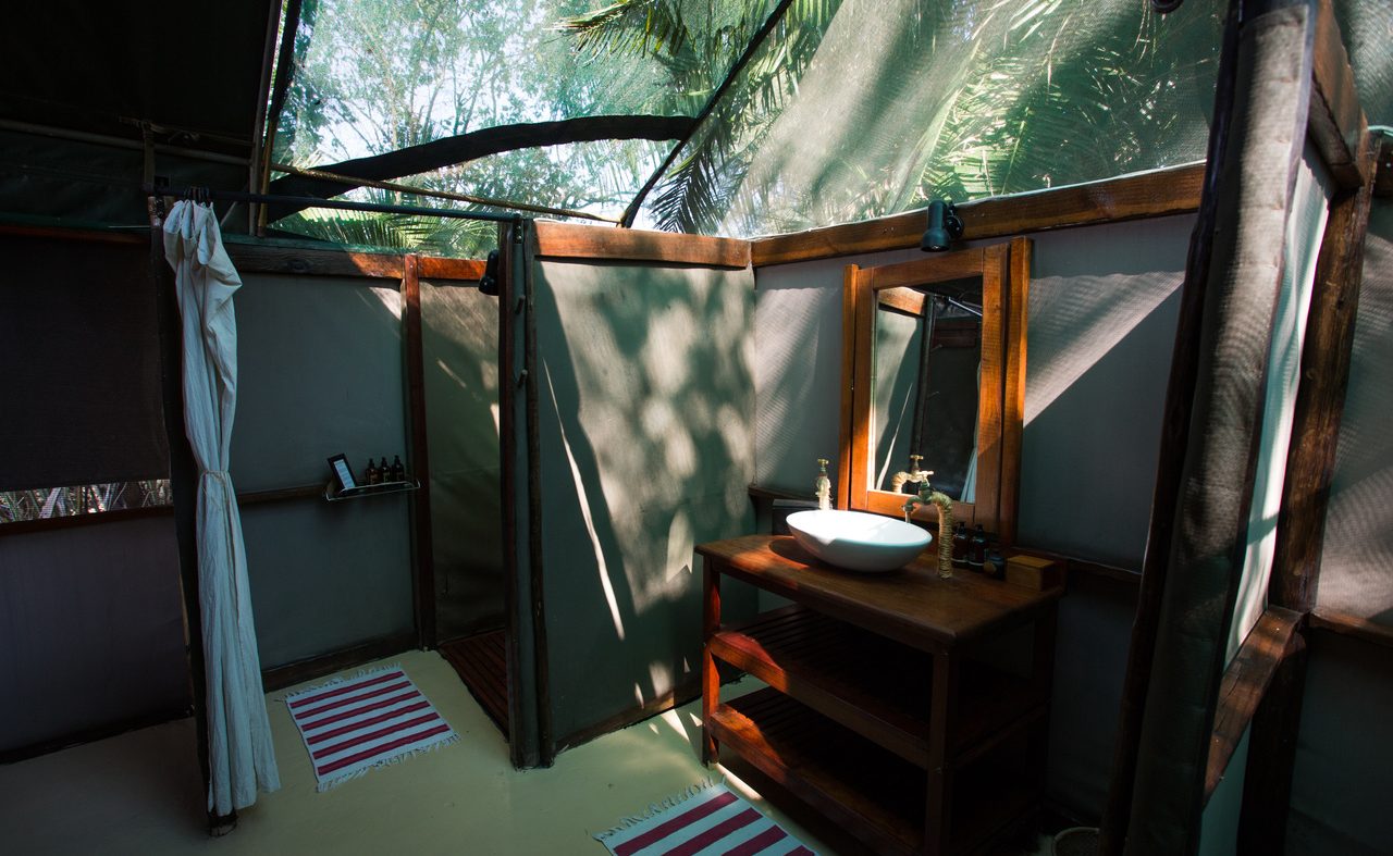 Badezimmer im Zelt des Busanga Bush Camps