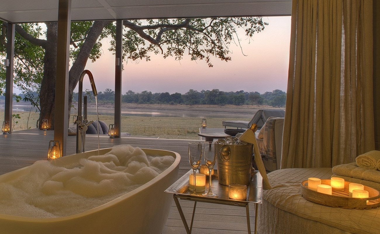 Badezimmer mit Blick in den South Luangwa