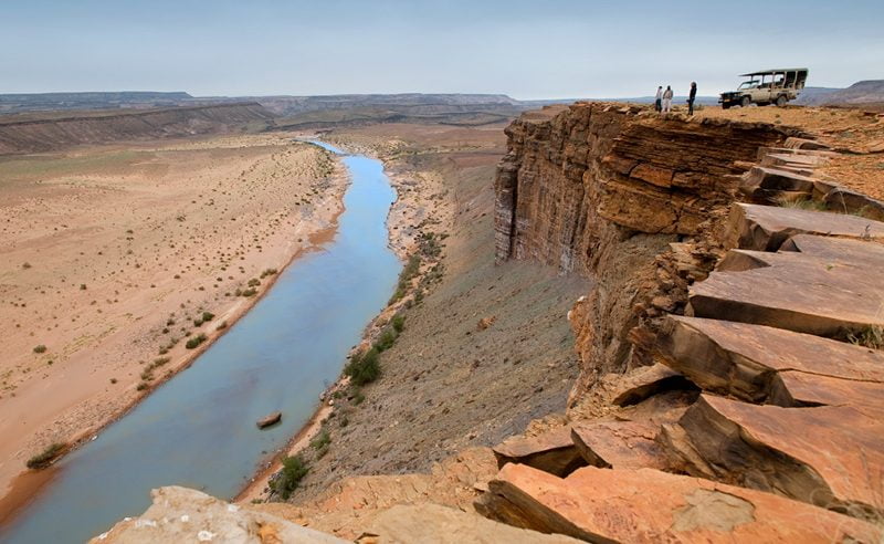 Blick auf den Fish River tief unten in den Felsen