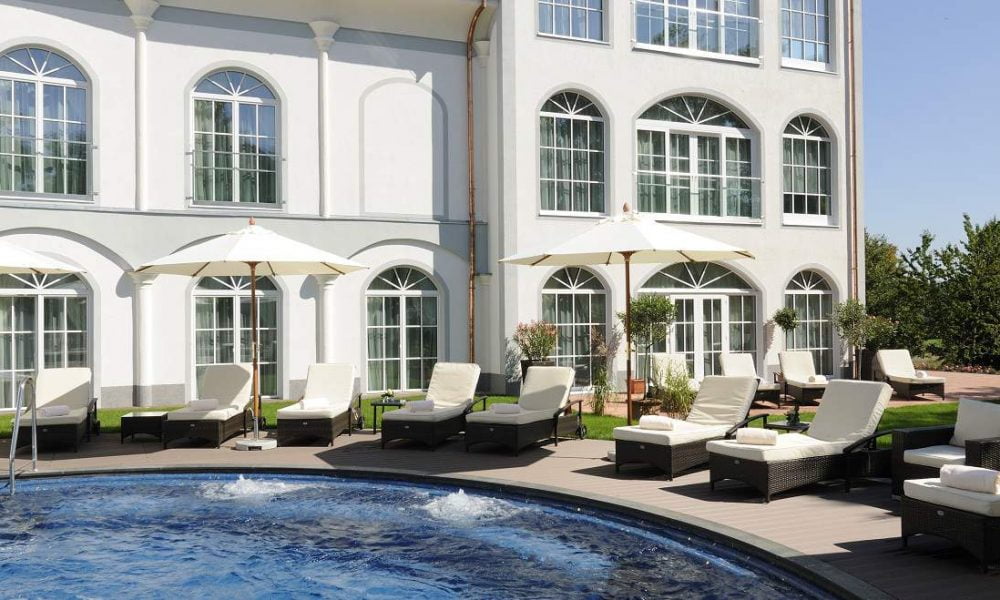 Gut Ising: Wohlfühlhotel mit Golfplatz und Reitstall in Bayern am Chiemsee