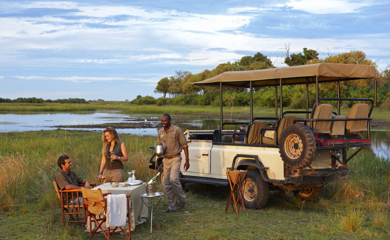 Pirschfahrt und Sundowner von Kings Pool aus