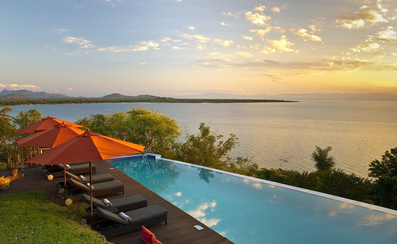 Vom Infinity Pool haben Sie herrliche Aussichten auf den Lake Malawi