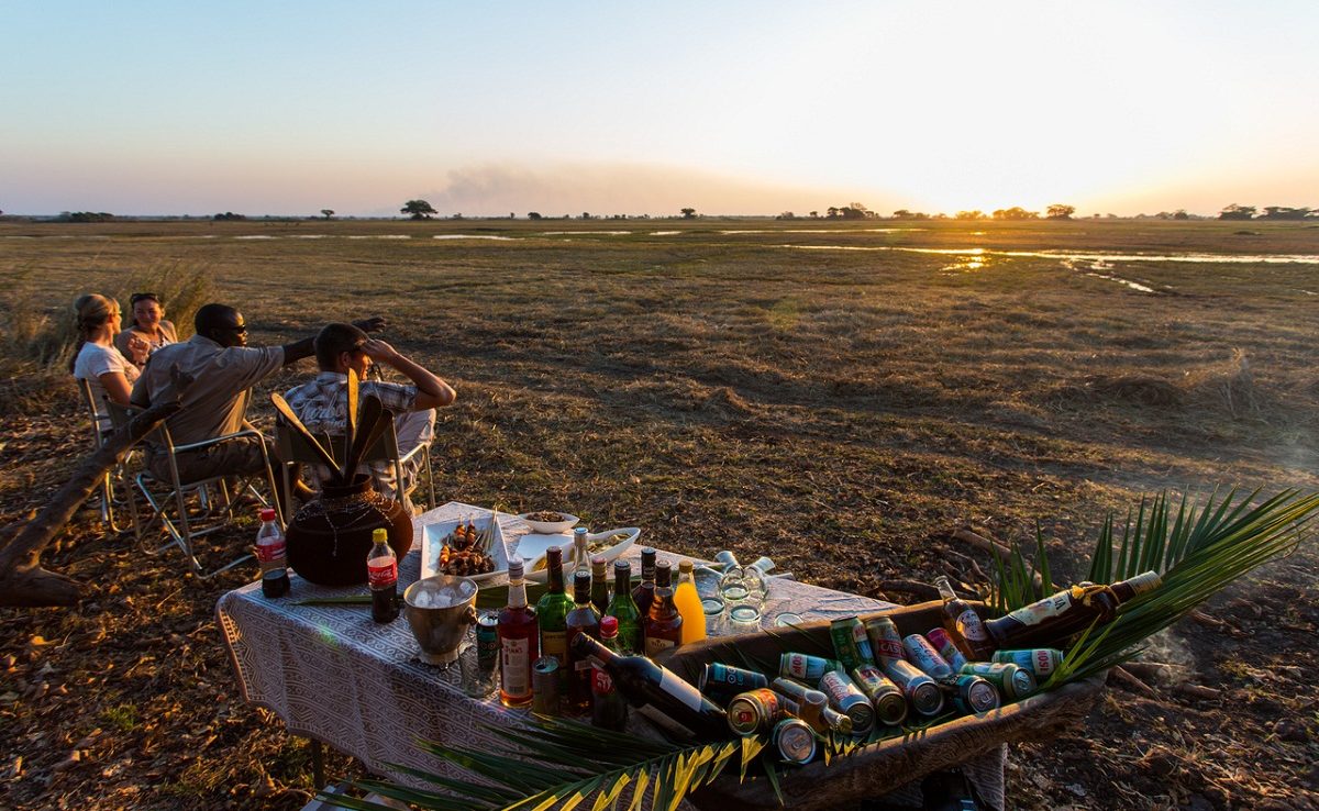 Stilvoller Sundowner auf Ihrer luxuriösen Sambia Safari