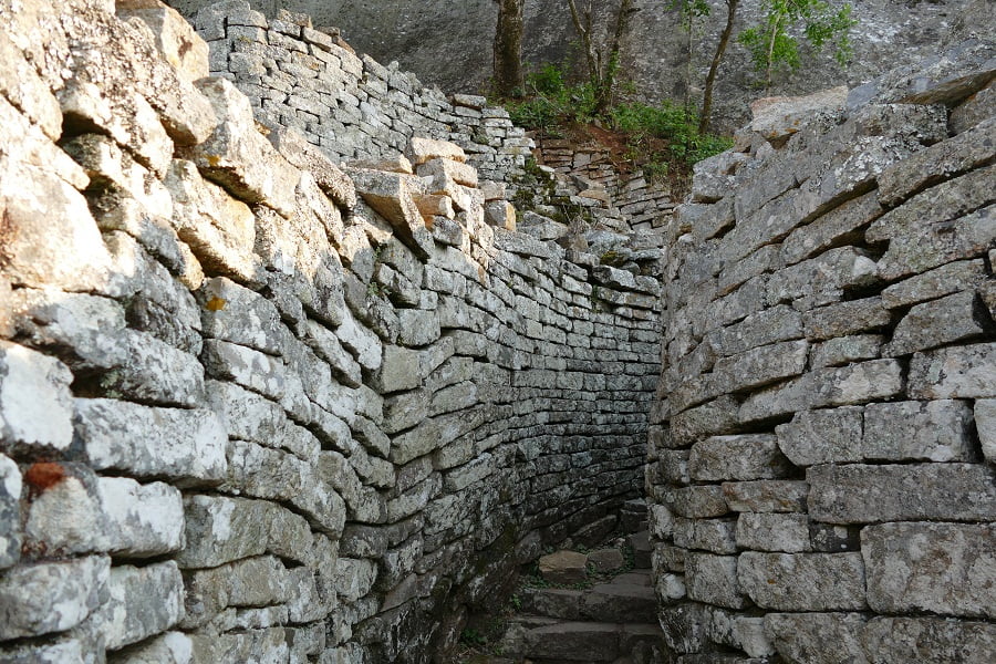 Aufgang zu den Great Zimbabwe Ruins