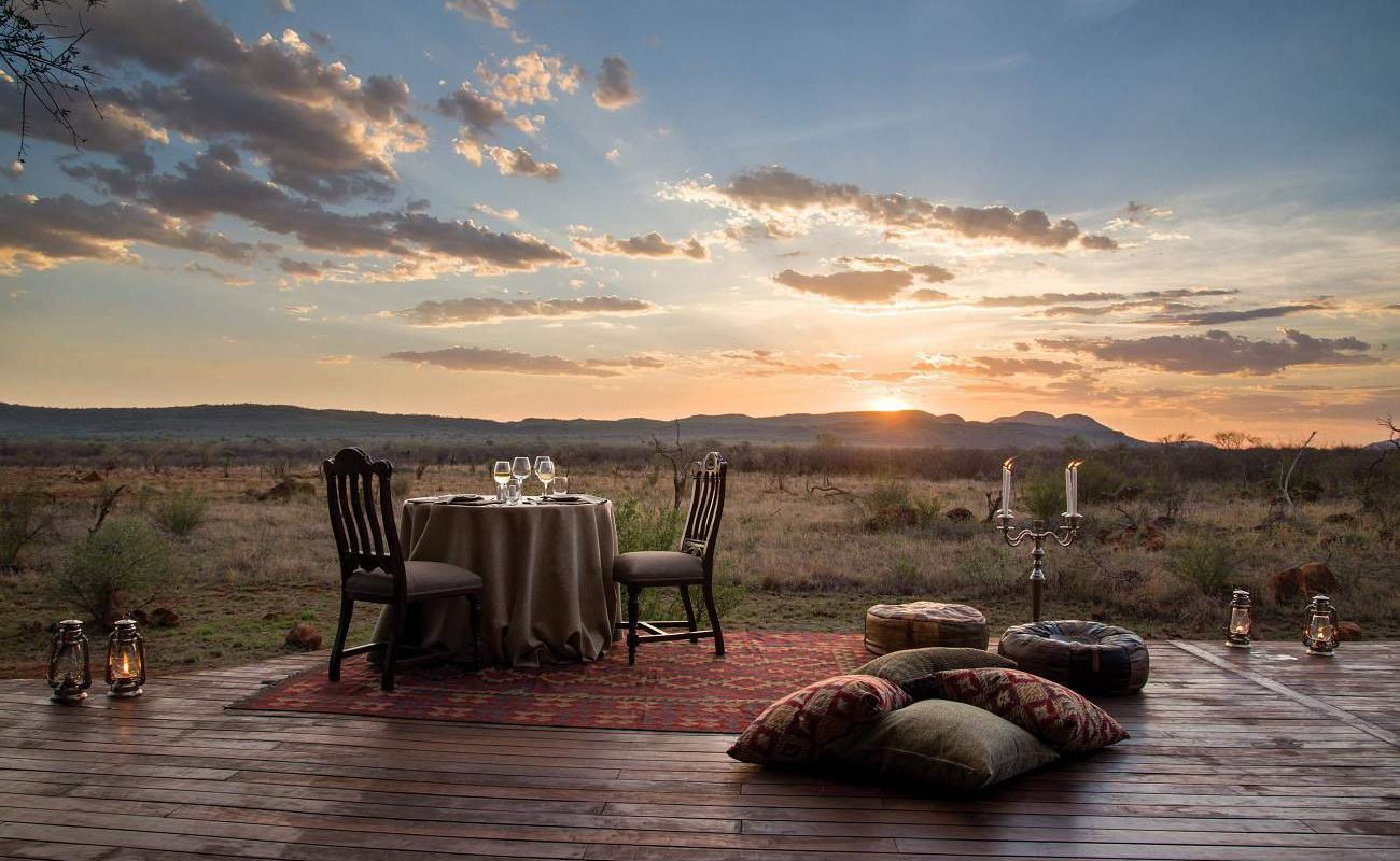 Abendessen auf der Veranda der Suite