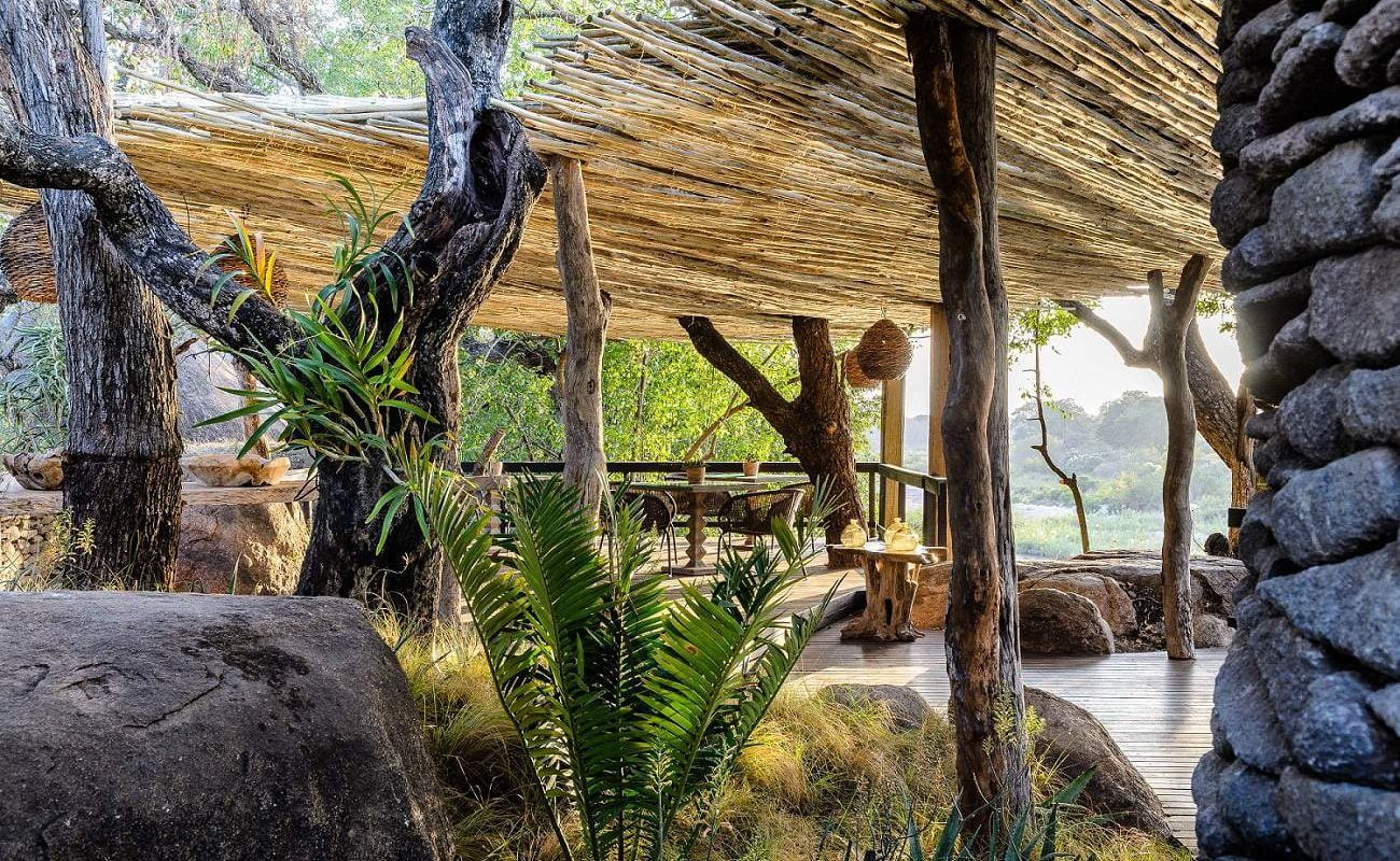 Dinner auf der Veranda in Singita