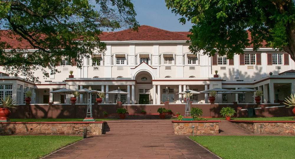 Buchen Sie das Victoria Falls Hotel mit Afrika Spezialist Genuss Touren