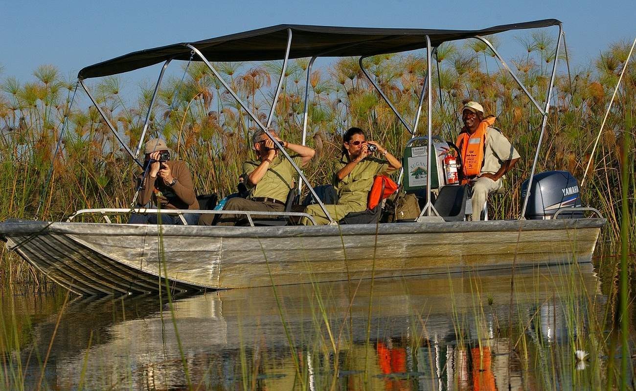 Tour mit dem Motorboot im Okavango Delta