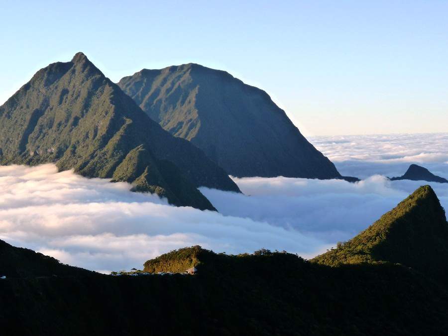 Nebel über den Talkesseln von La Réunion
