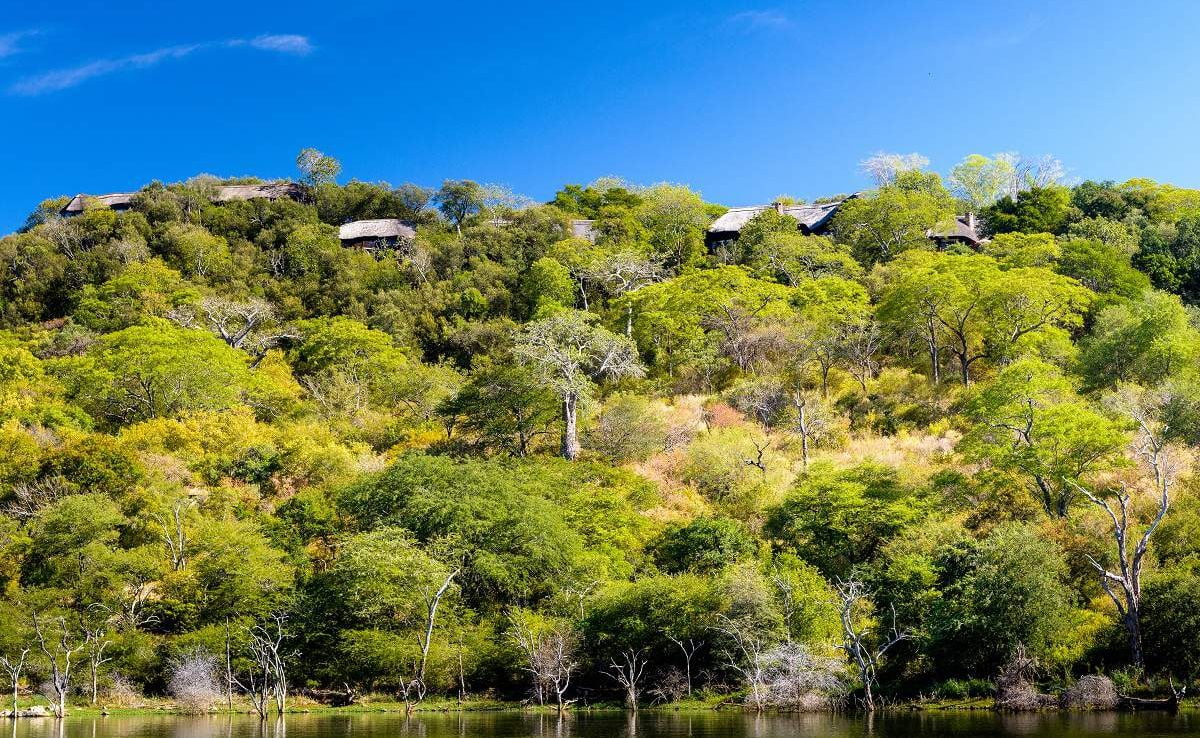 Gesamtansicht der Singita Pamushana Lodge