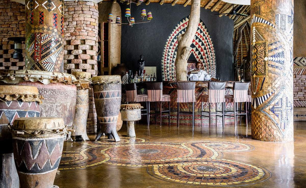Bar und Lounge der Luxuslodge Singita Pamushana