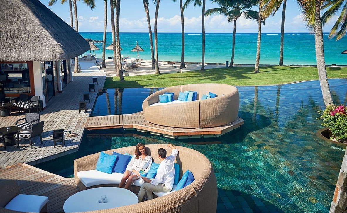 Terrasse der Hauptbar des Constance Resorts