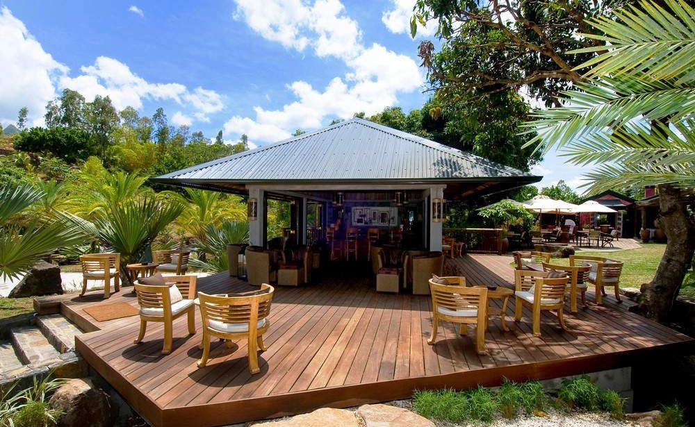 Lakaz Chamarel Bar