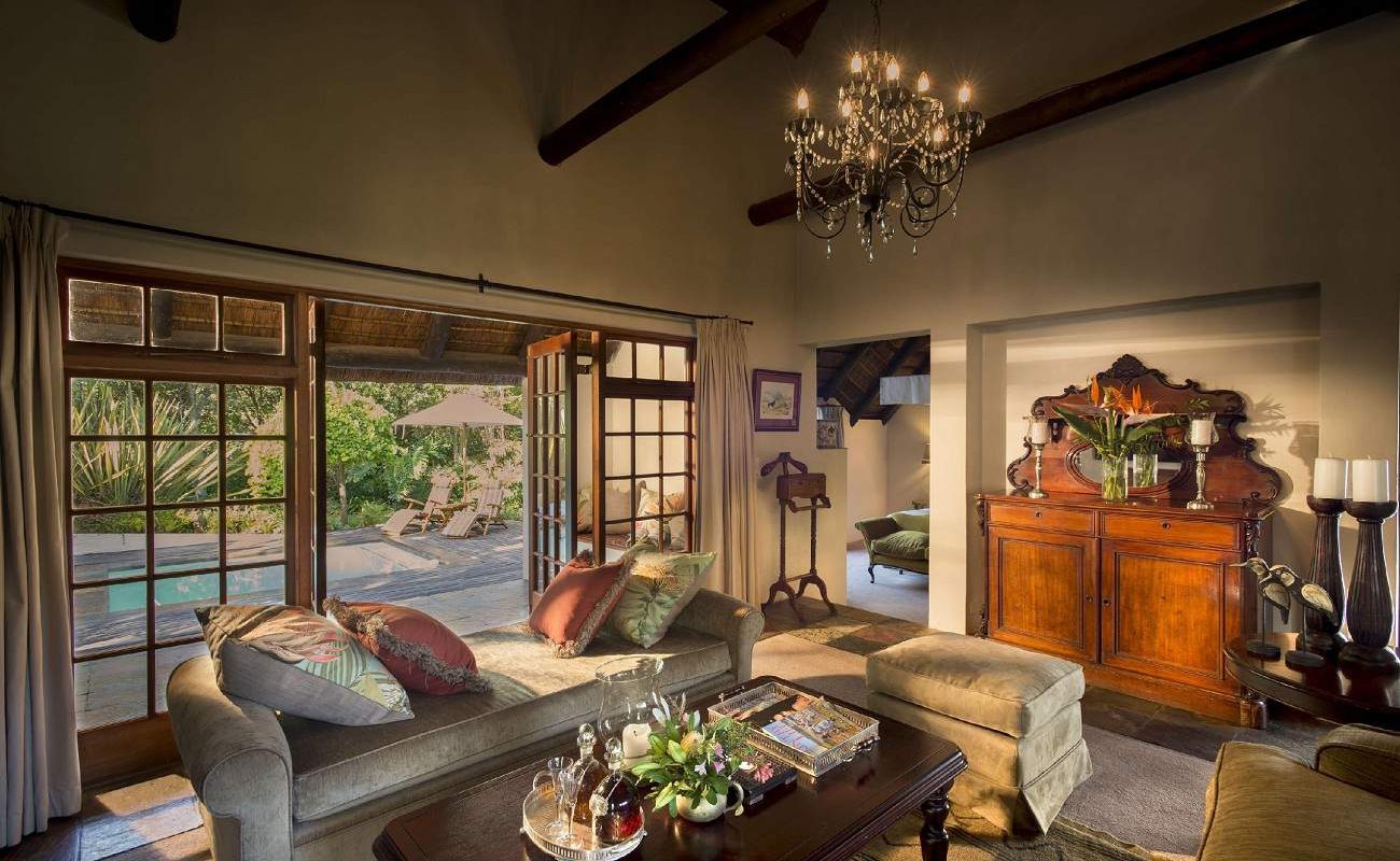 Lounge des Pool Suite des Boutiquehotels