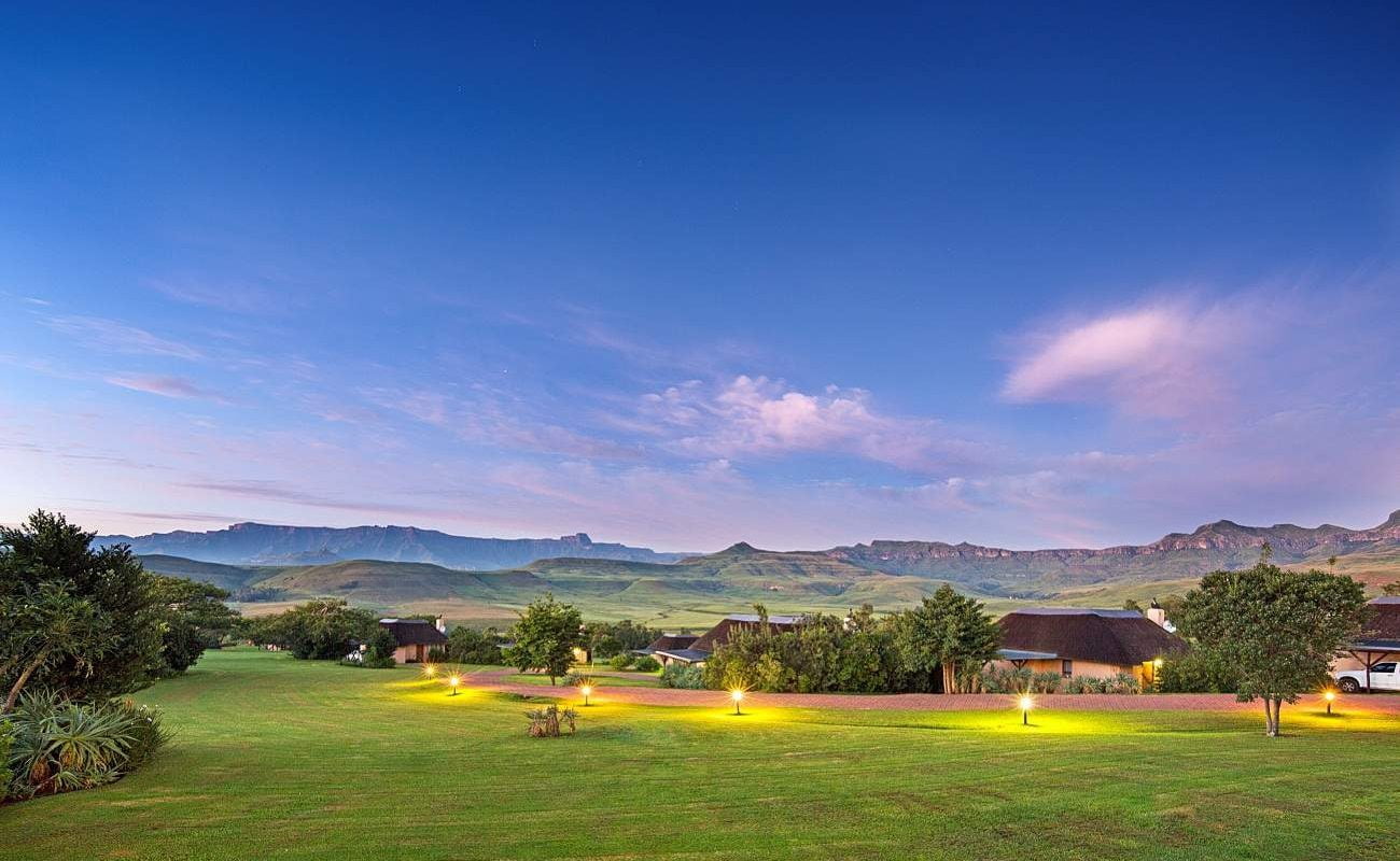 Blick auf das Amphietheater der Drakensberge von der Montusi Mountain Lodge