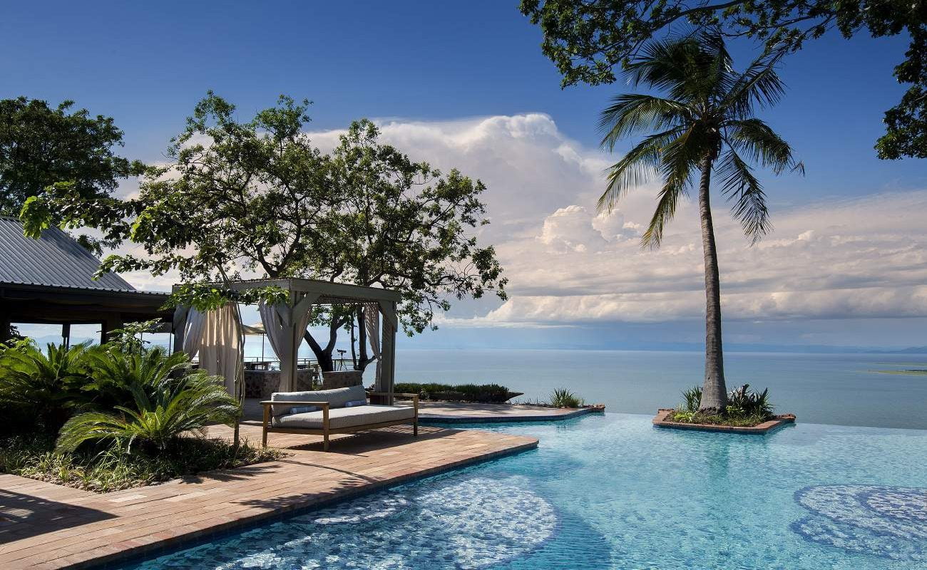 Infinity Pool der Bumi Hills Safari Lodge