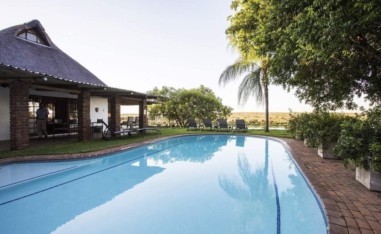 Pool der Buhala Lodge