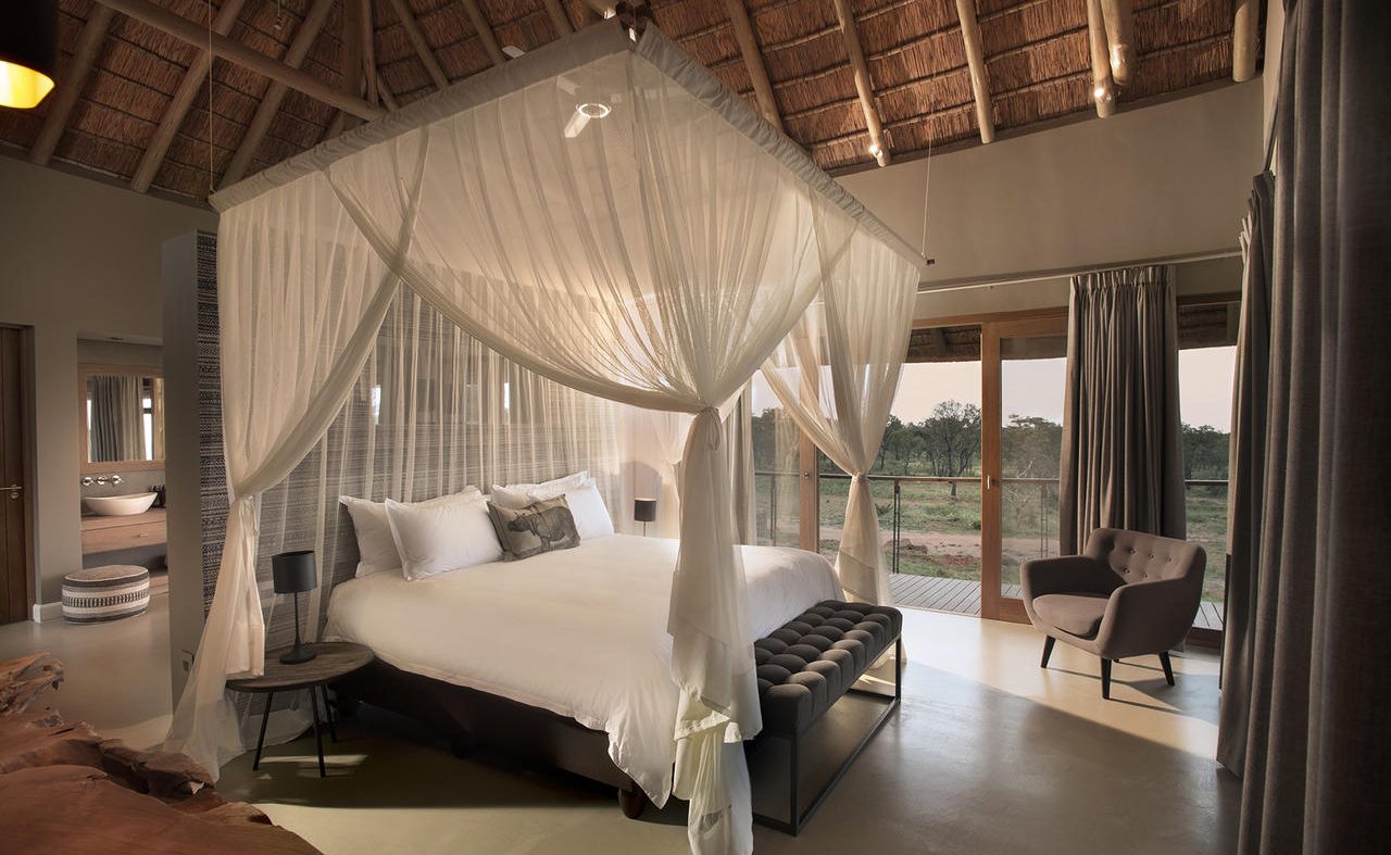 Mhondoro Villa Masterbedroom