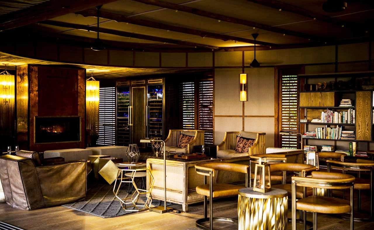 Die Lounge des Luxuscamps in Botswana