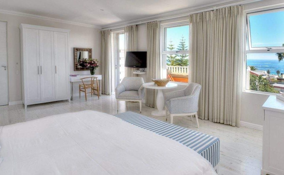 Ocean Junior Suite Sea Five Camps Bay