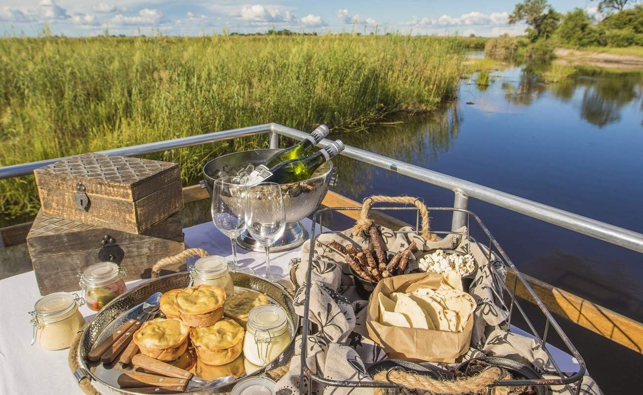 Sundowner auf einer Bootstour ab Nambwa