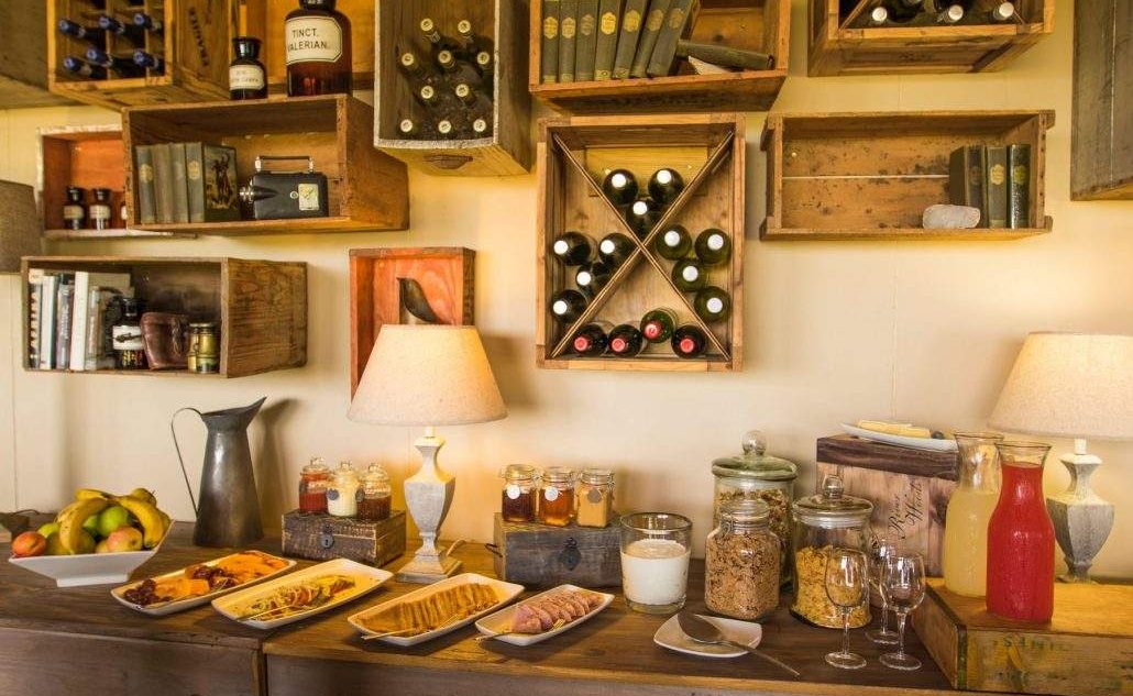 Frühstück in der exklusiven Lodge im Bwabwata Nationalpark