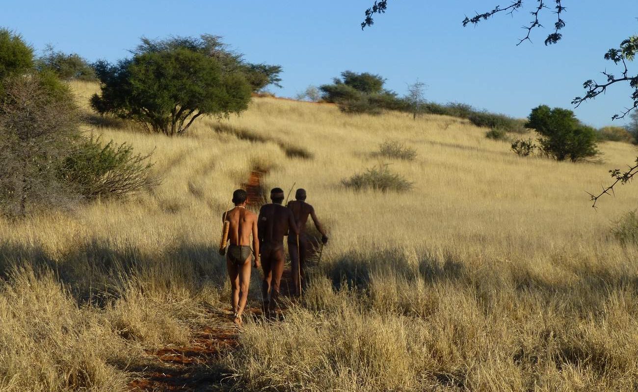 San in der Kalahri in Namibia