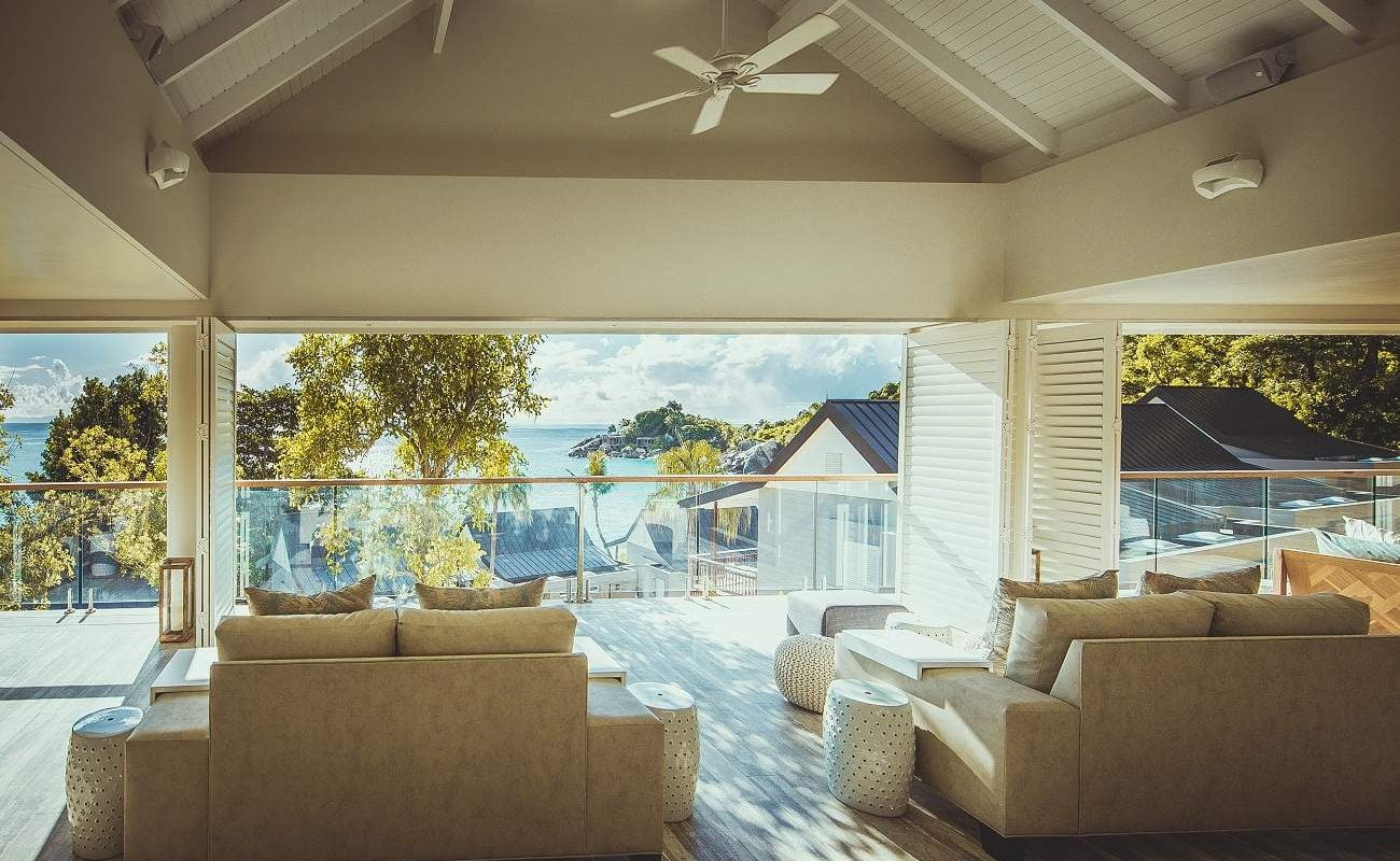 Die Rezeption des luxuriösen Boutiquehotels auf den Seychellen