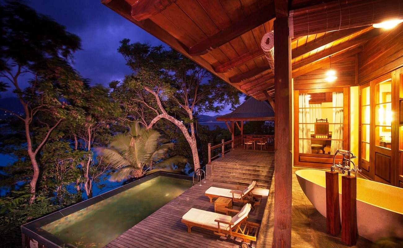 Veranda der Private Pool Villa von Enchanted