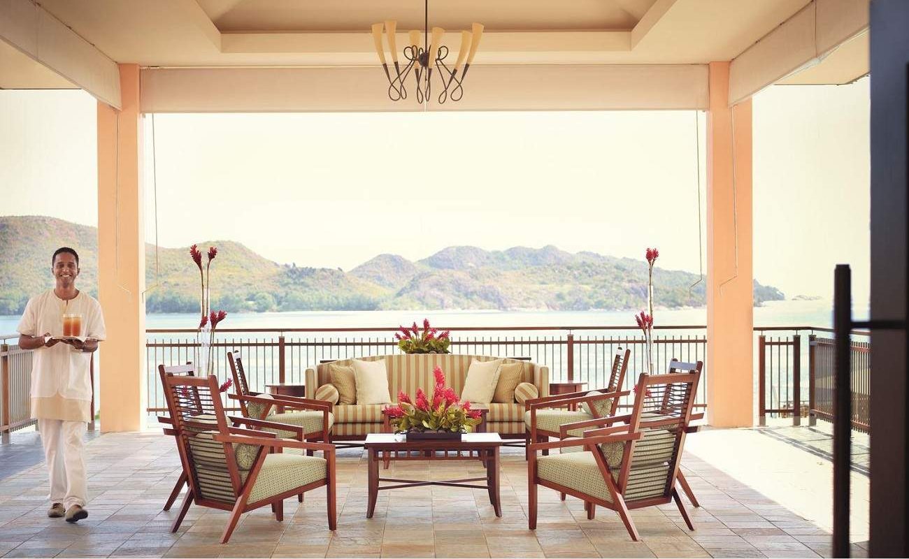 Willkommenslounge im Luxushotel Raffles auf Praslin