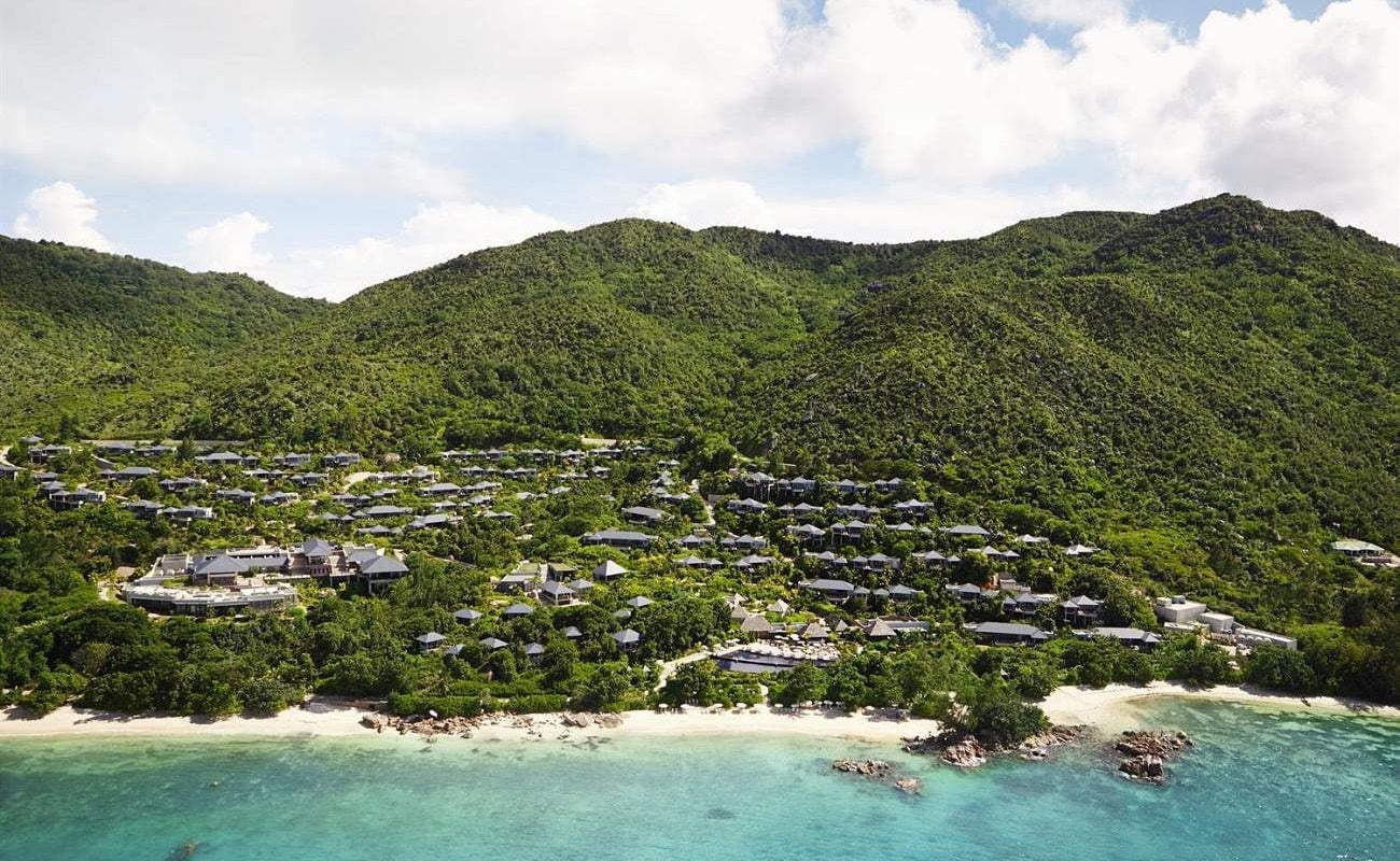 Gesamtansicht des Luxusresorts auf Praslin