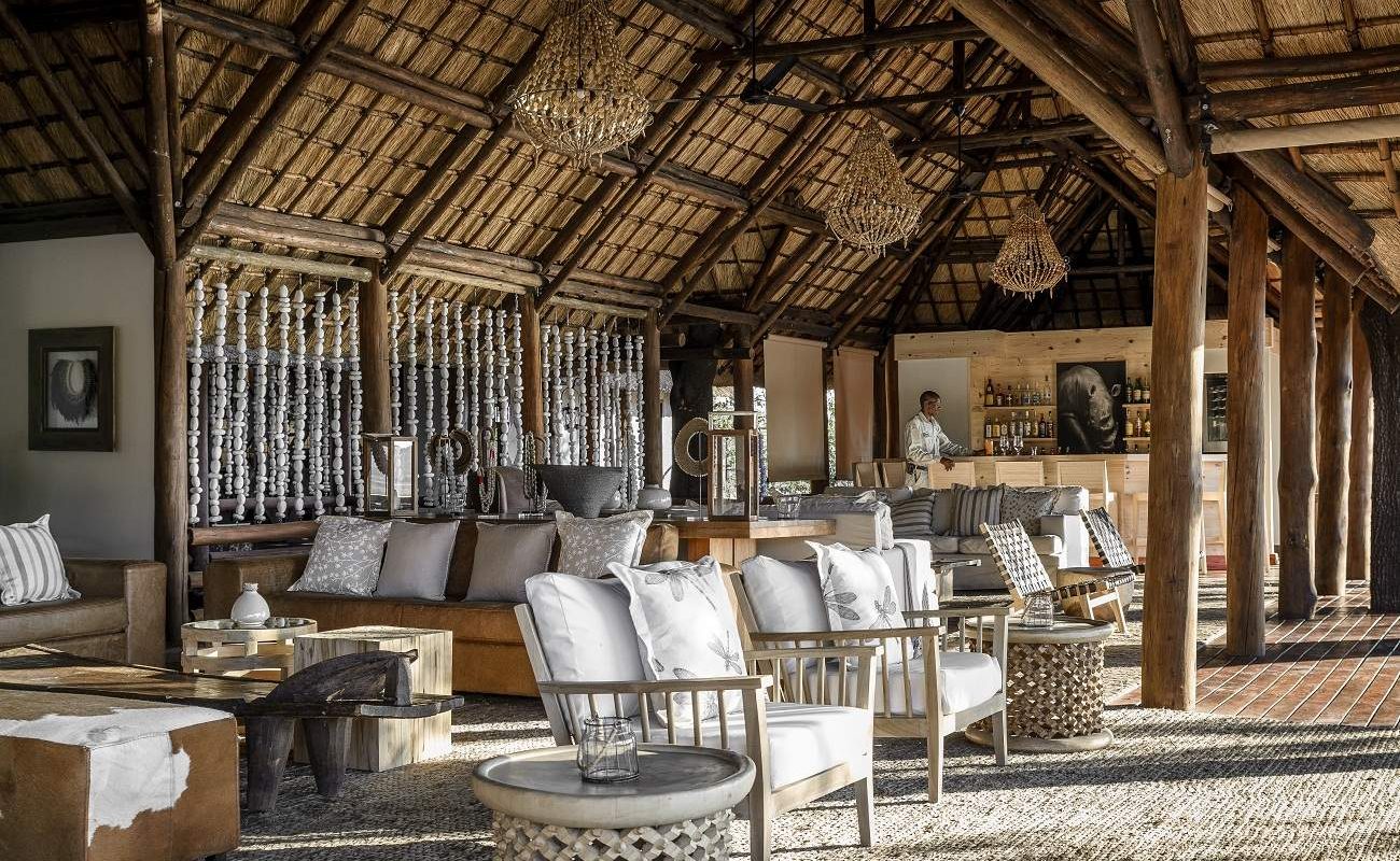 Lounge des Luxuscamps im Okavango Delta
