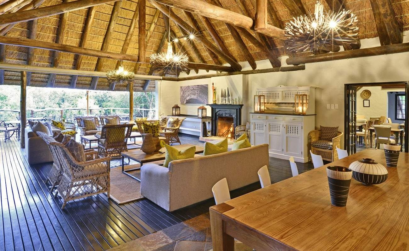 Lounge der Shamwari Villa Lobengula