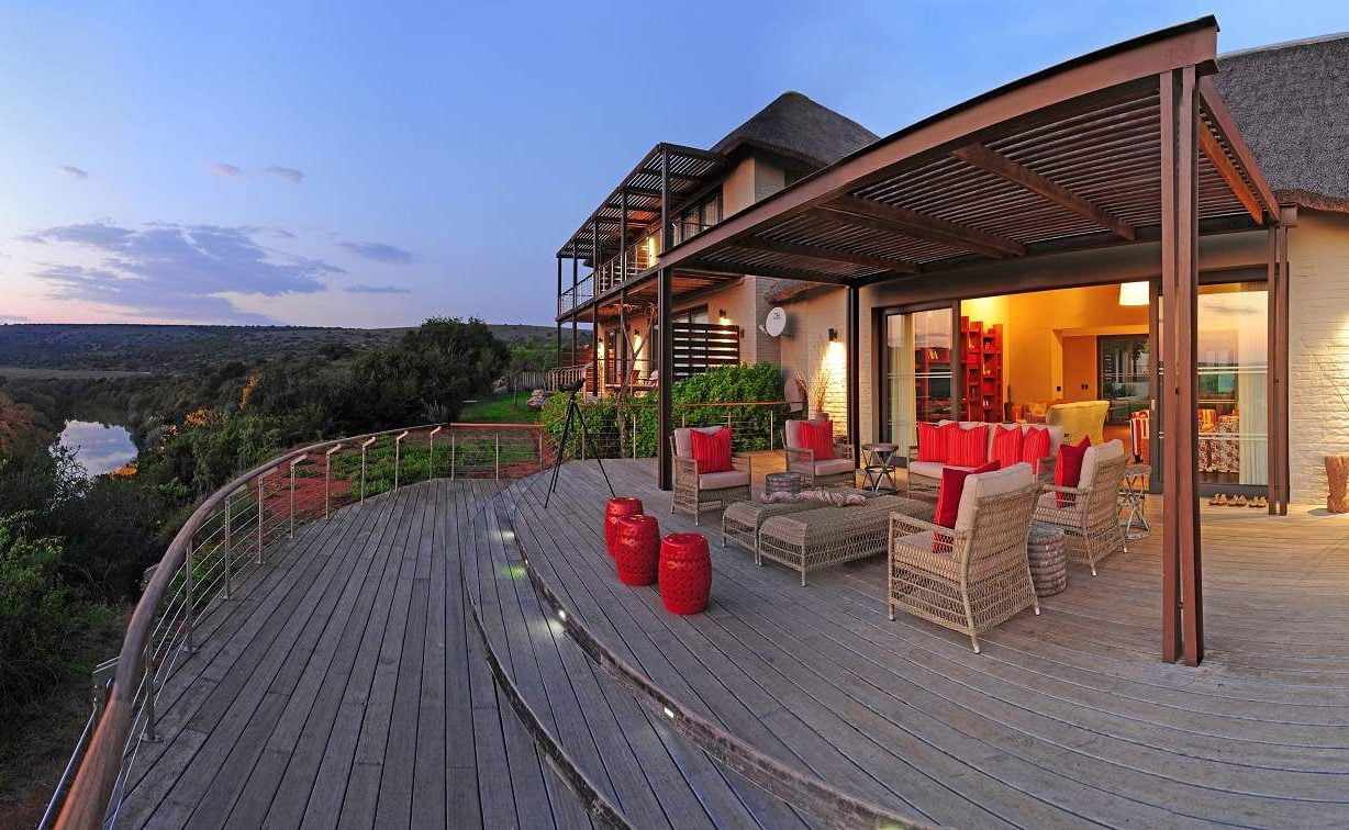 Veranda der Sarili Lodge