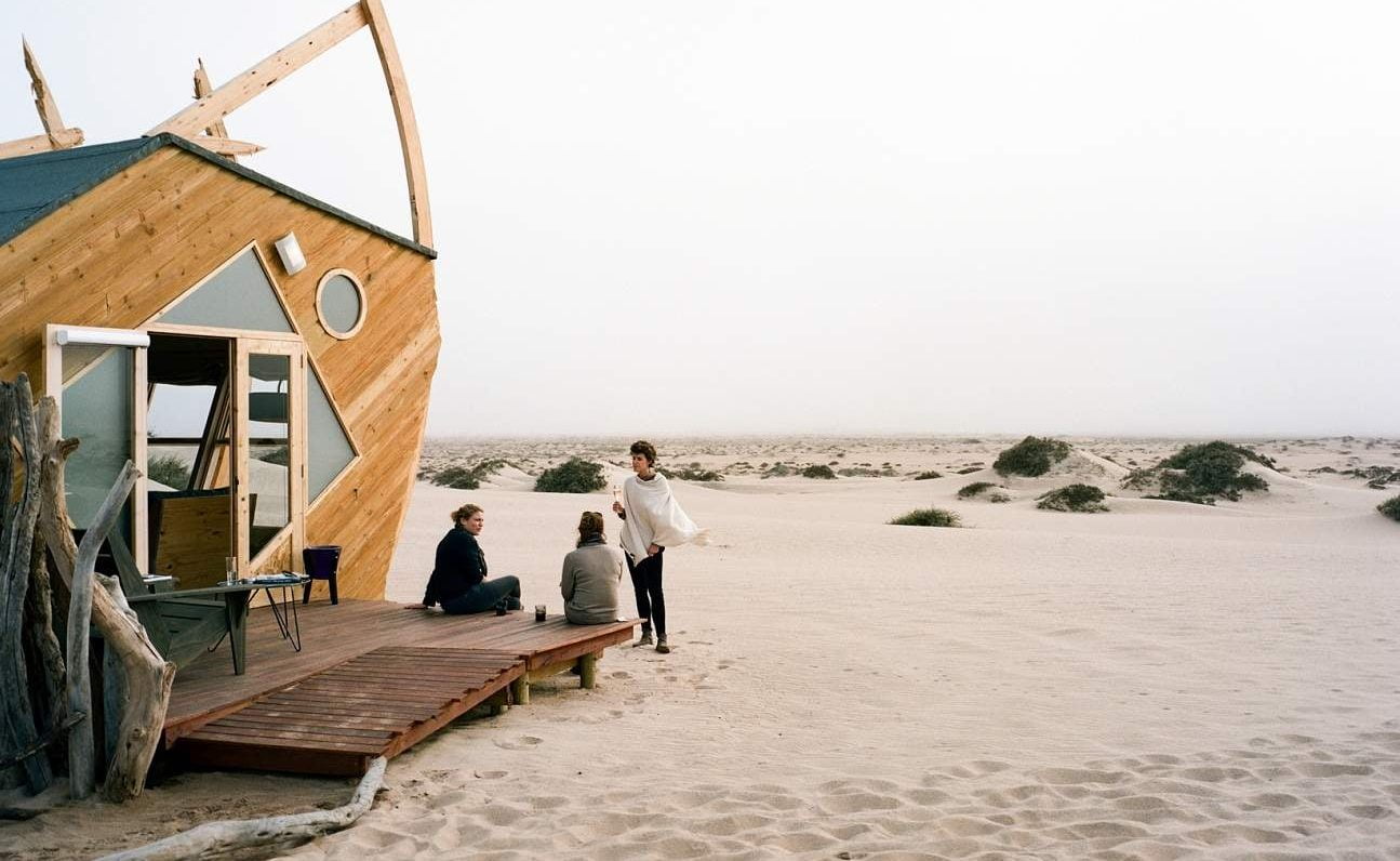 Auf der eigenen Veranda Veranda eines Zimmers der Shipwreck Lodge