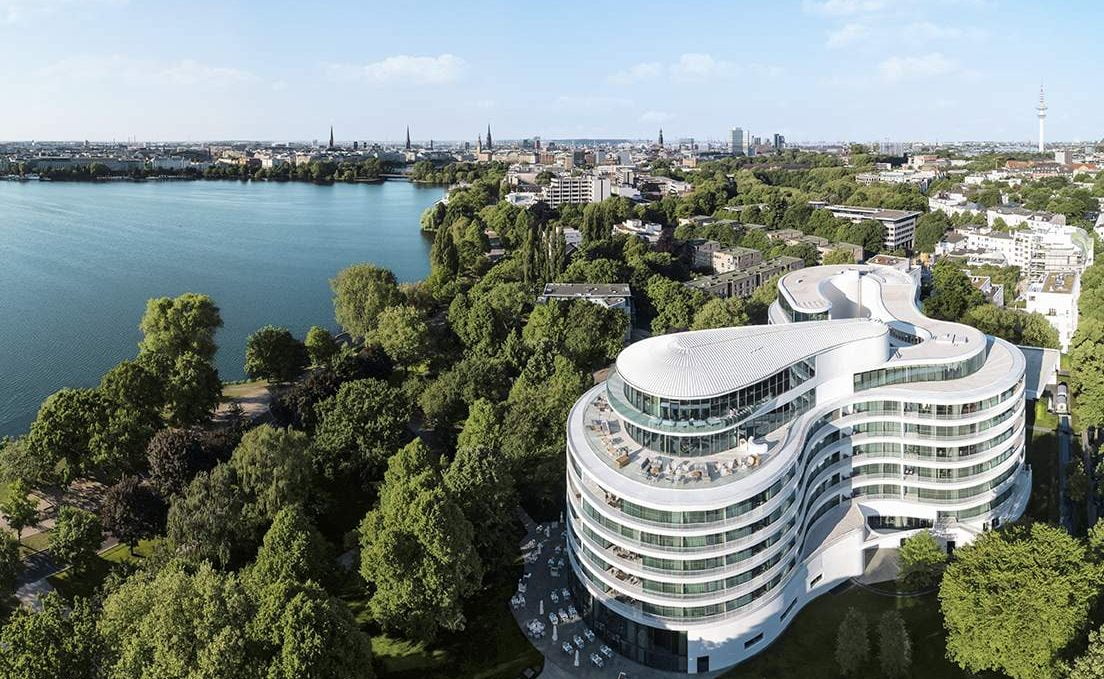 Blick vom Fontenay auf die Außenalster