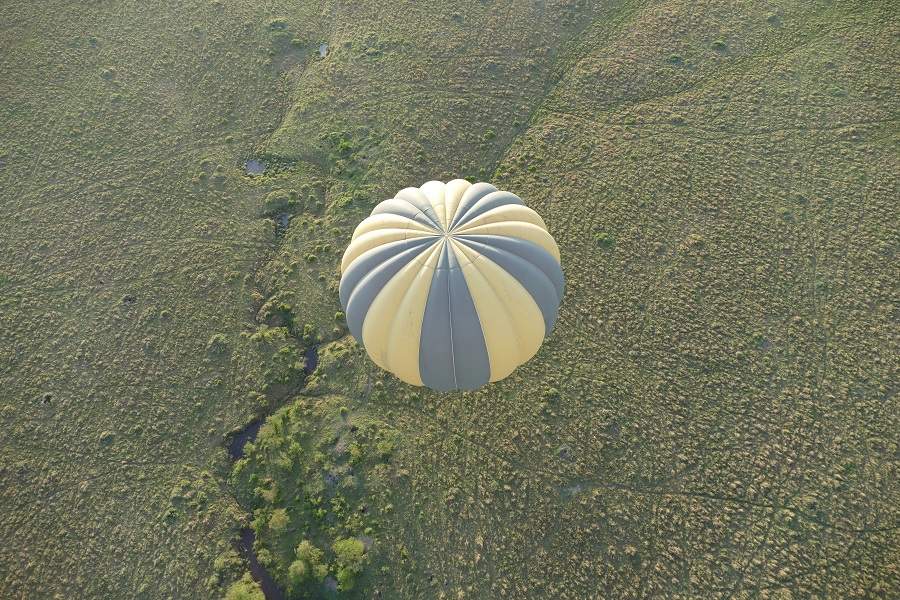 Blick auf einen Ballon in der Masai Mara