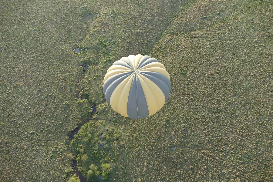 Blick auf einen Ballon in der Masai Mara