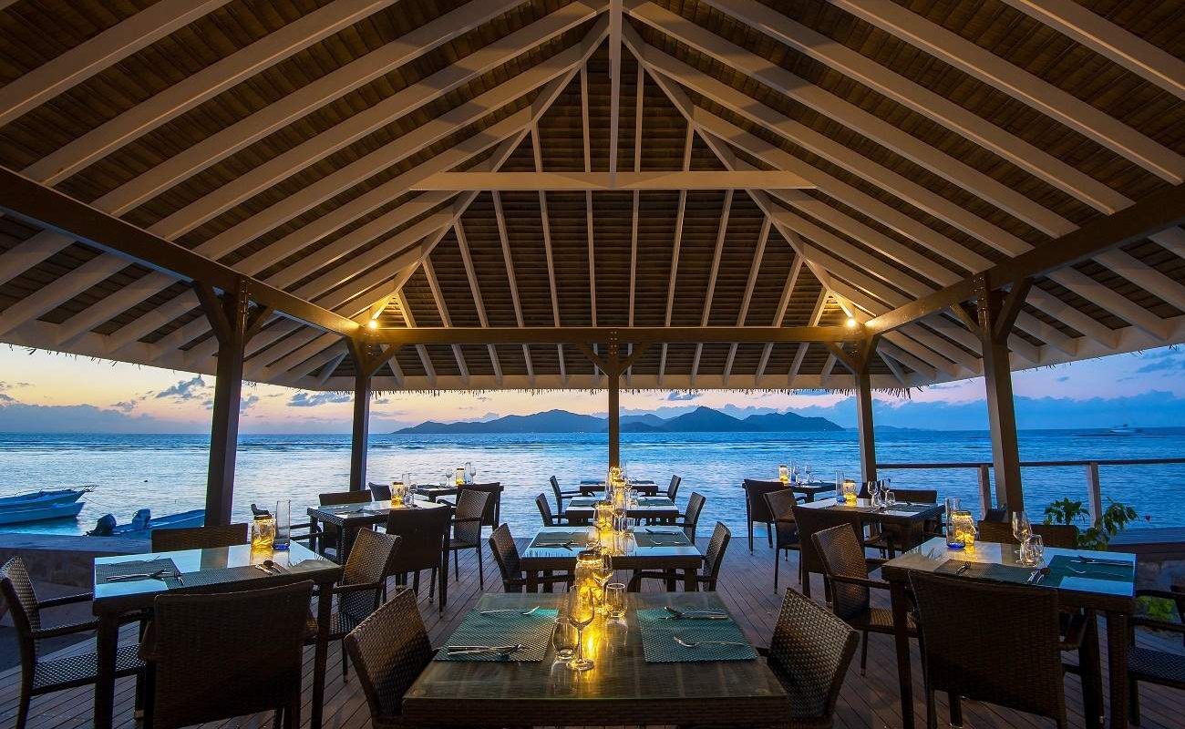 Le Nautique Waterfront Restaurant