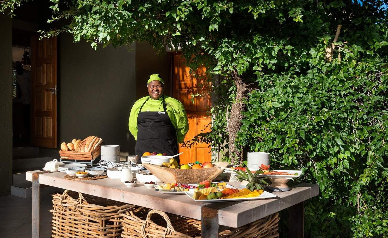 Frühstück in der exklusiven Luxuslodge