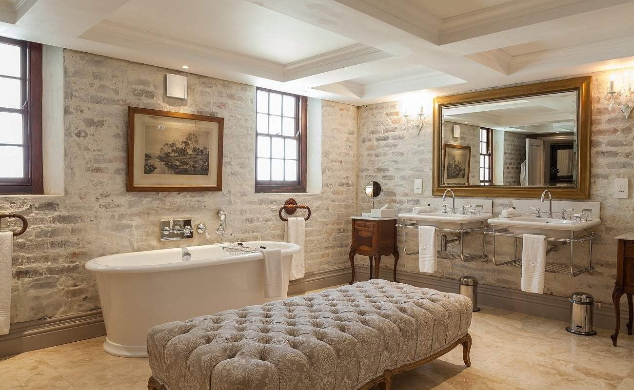 Badezimmer einer Junior Suite im Lanzerac