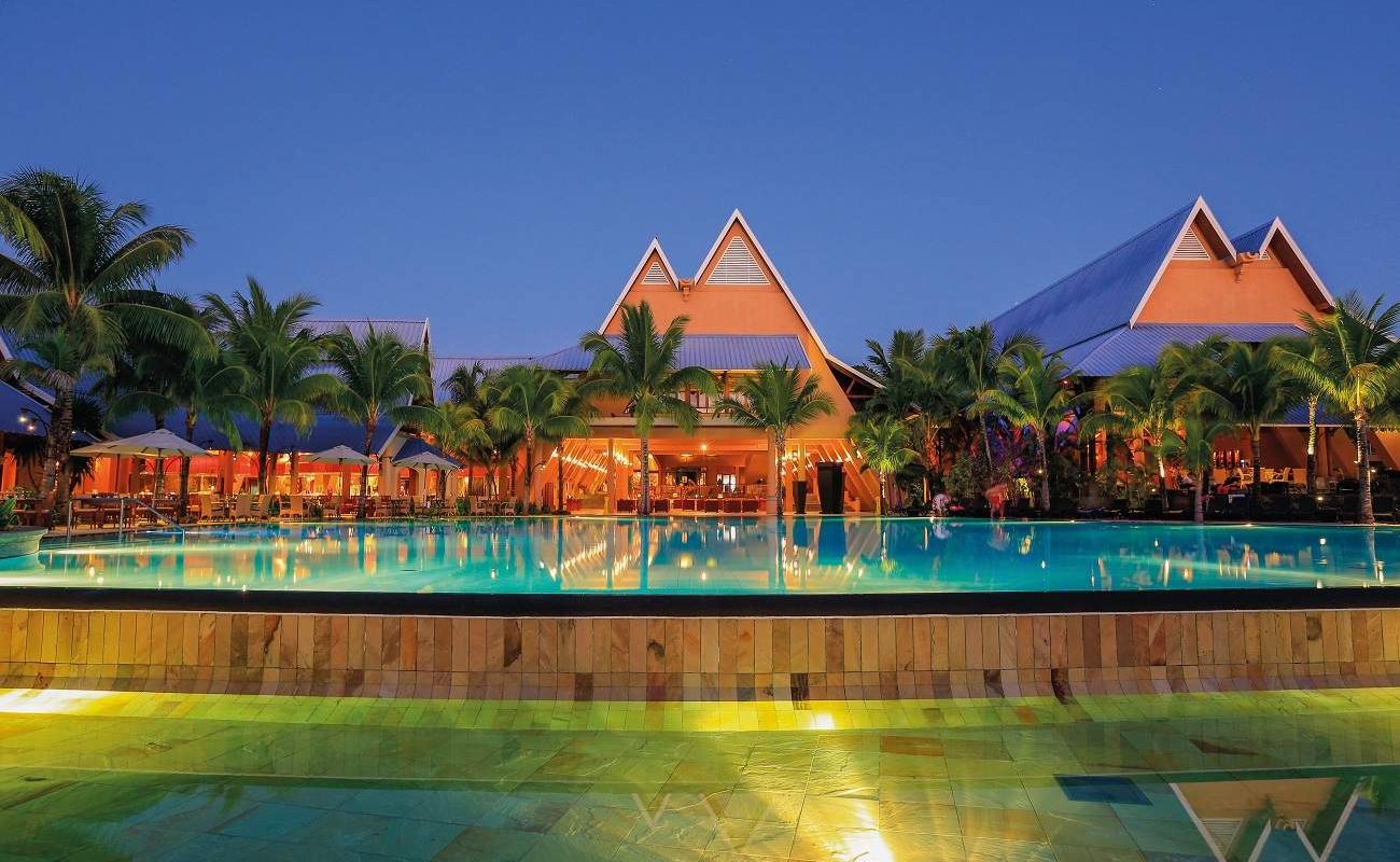 Hauptpool des Beachcomber Luxushotels