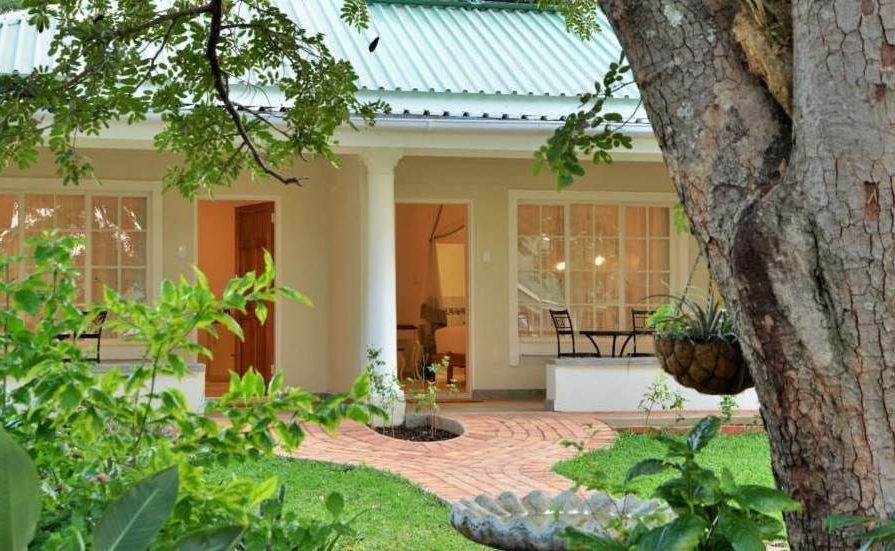 Eingang zur Batonka Guest Lodge