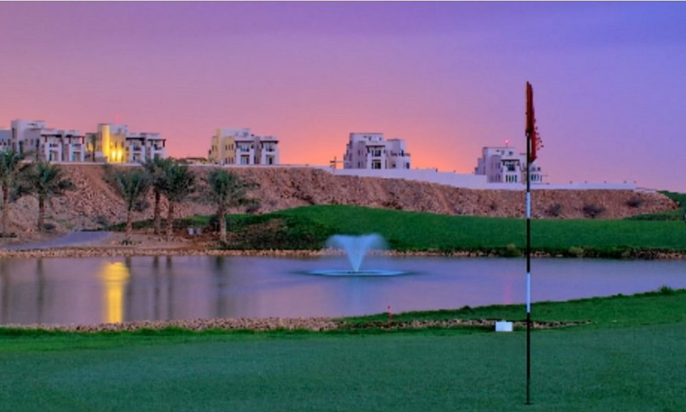 Golfreise in den Oman: Golfen, Wüste und Strand