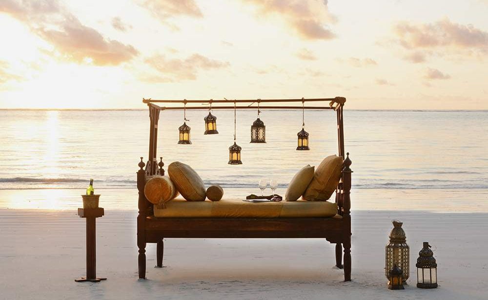 Sundowner am Strand des Breezes Beach Club & Spa