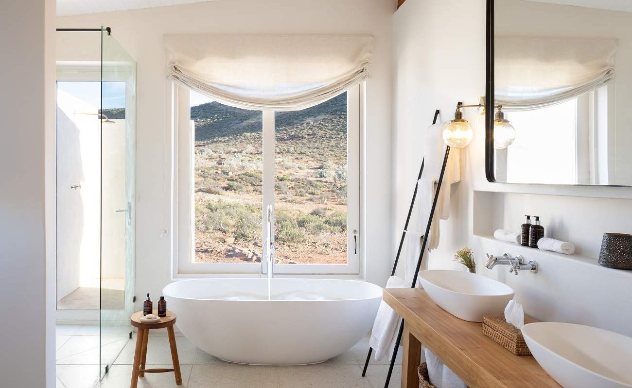 Badezimmer einer Suite der Cederberg Ridge Lodge