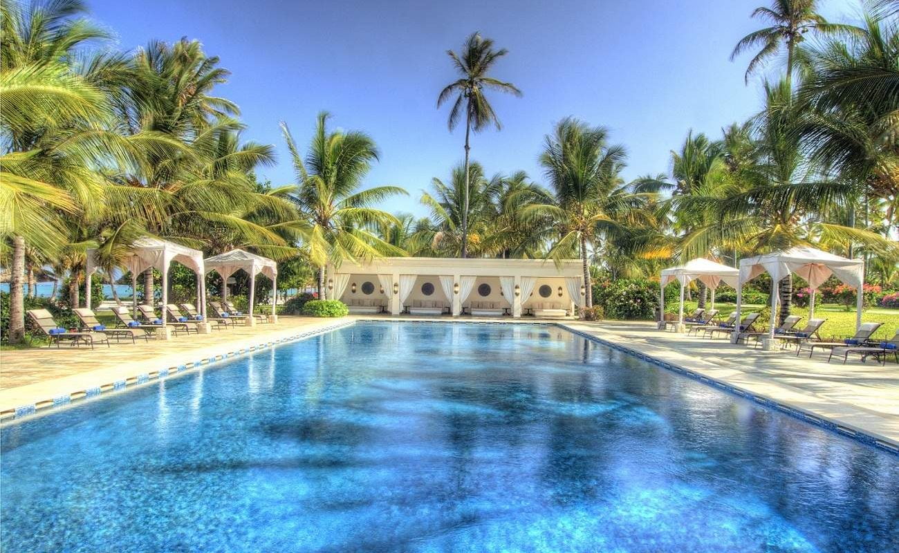 Einer der schönsten Pools von Sansibar finden Sie im Luxushotel Baraza Resort and Spa